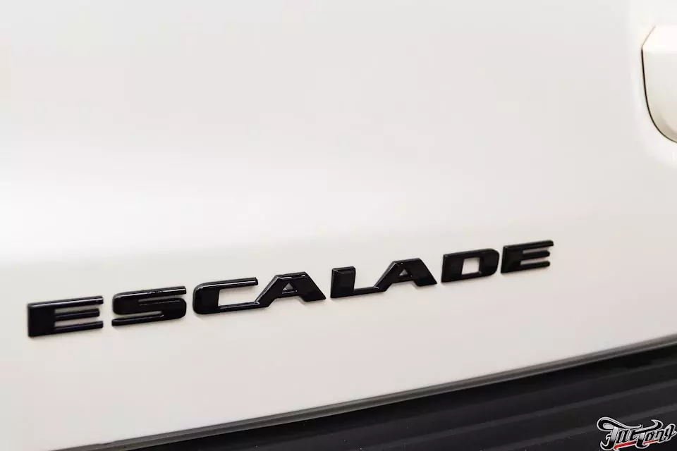 Cadillac Escalade. Полный антихром кузова.
